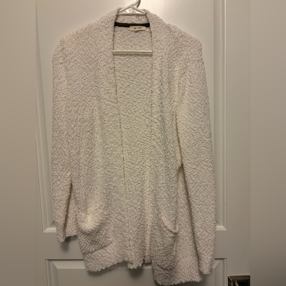Olive & Vine Cream Women's Sweater